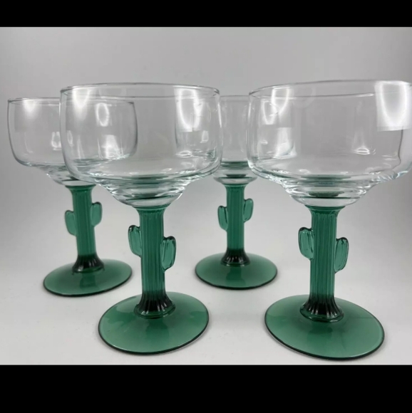 🆕Libbey Cactus Margarita Cocktail Glass Stemware  4 pack Clear w/ Green Stem - Picture 1 of 2